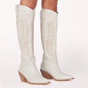 Billini Ukiri Ivory-Ivory Scale Boot